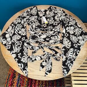 Miguelina Alva Bell Sleeve Cropped Top with Wrap Around Ties Floral Linen Size S